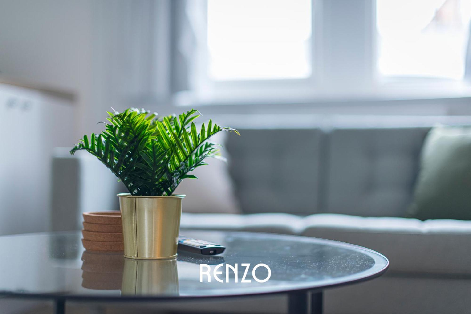 Cosy And Inviting 3-bed In By Renzo, Sleeps 6, Perfect For Contractors! Apartment *