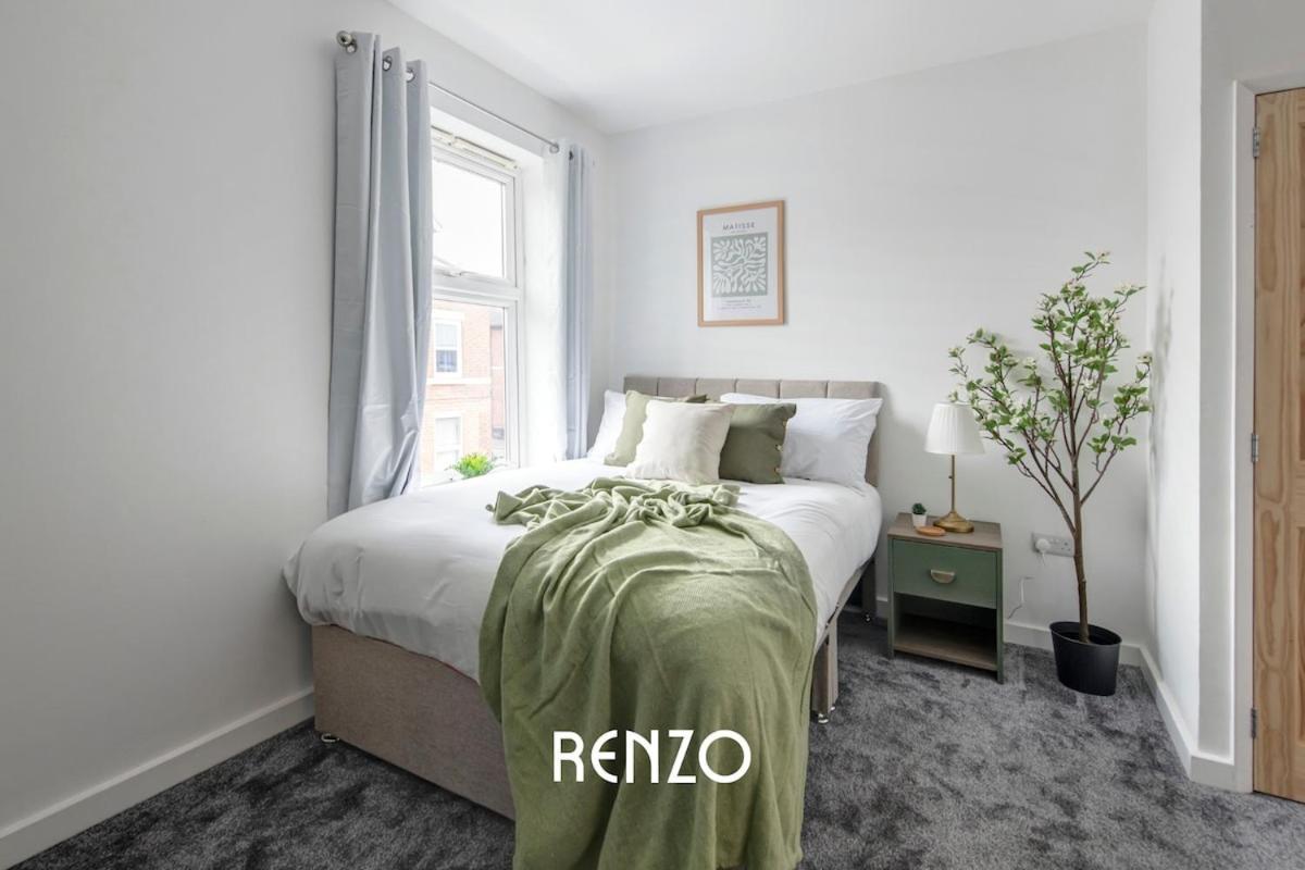 Cosy And Inviting 3-bed In By Renzo, Sleeps 6, Perfect For Contractors! Apartment *